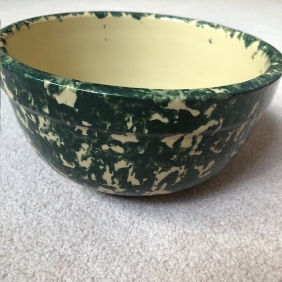 Brothers Potteries Spongewear Pottery 8" Bowl, Green Made in Canada, Norwich, ON - Picture 5 of 7
